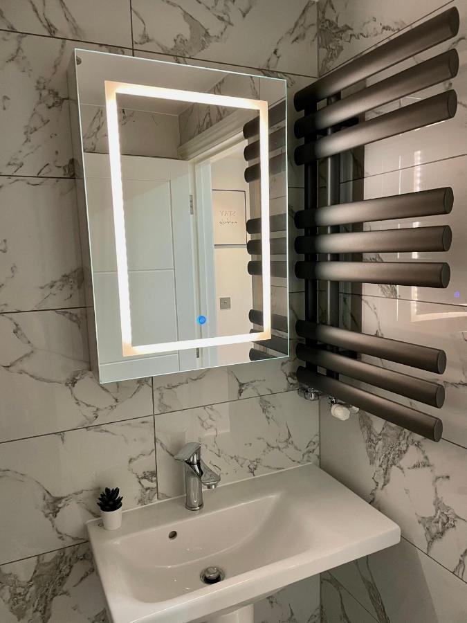 Smart/ Modern One Bedroom Flat 퓨어리 외부 사진