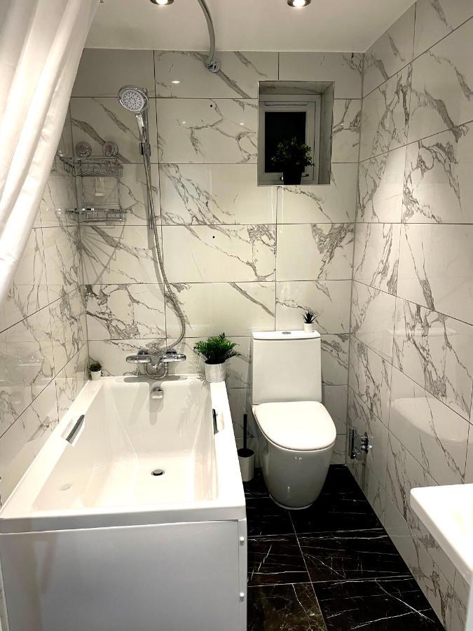 Smart/ Modern One Bedroom Flat 퓨어리 외부 사진